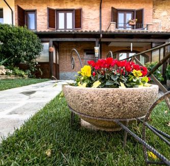 Guarene Bed & Breakfast | Bed and Breakfast MADERA