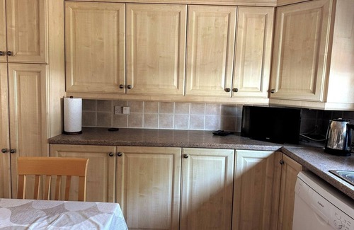 Dunstable Apartment | Bedfordshire Haven: 3-bedroom with Garden