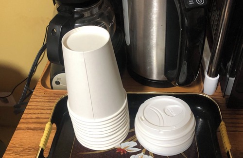 Hyde Park Apartment | Bedroom with private full bathroom, linen and towels are provided.