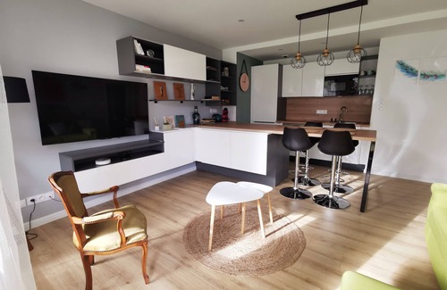 Kable Apartment | Bel Appartement Avec Jardin Privé au Calme