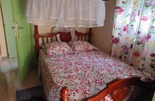 Desbonnes House | Bel Ti case dans la verdure hauteurs de Deshaies