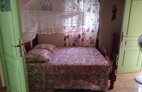 Desbonnes House | Bel Ti case dans la verdure hauteurs de Deshaies