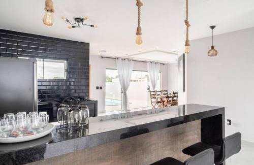 Sao Pedro da Aldeia House | Bela Casa São Pedro/Búzios (Excelente Condomínio)