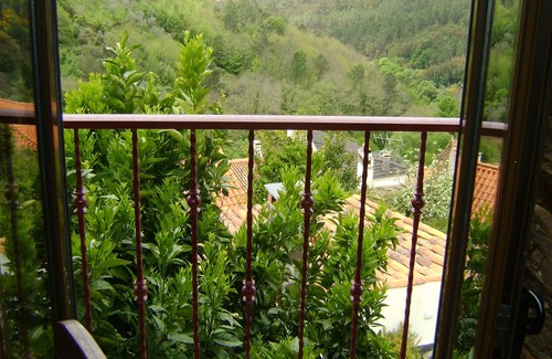 Arganil House | Bela Vista Alqueve - slate house with private swimming pool and BBQ area