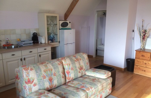 Baugeois Vallee Apartment | Bella Vista Studio apartment stunning views