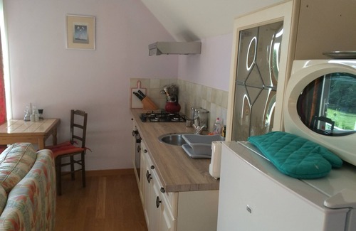 Baugeois Vallee Apartment | Bella Vista Studio apartment stunning views