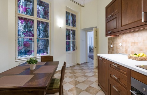 City Centre House | Belle Epoque II, luxury suite 50m to Main Square