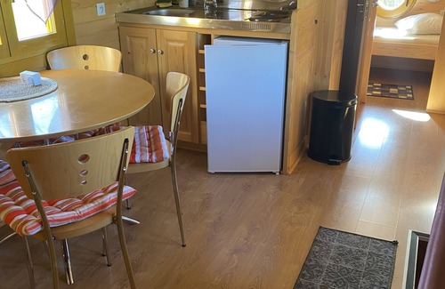 Saint-Pardoux House | Belle Epoque Trailer of Saint-Pardoux 63440 2 places