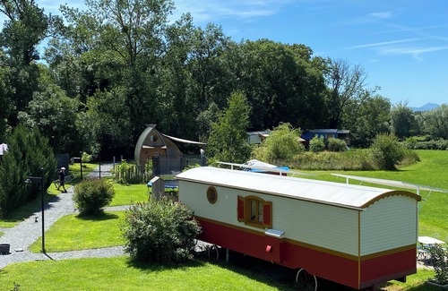 Saint-Pardoux House | Belle Epoque Trailer of Saint-Pardoux 63440 2 places