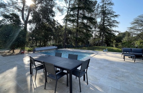 Langlade House | Belle et Grande Villa Avec Piscine Dans la Pinède