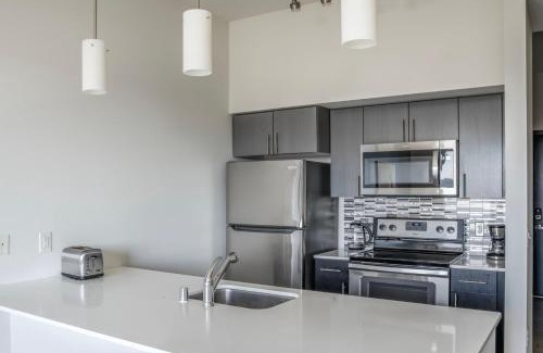 Northeast Bellevue Apartment | Bellevue jr 1br w firepits games nr dining SEA-617