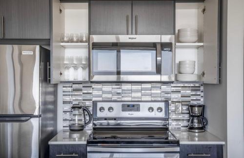 Northeast Bellevue Apartment | Bellevue jr 1br w firepits games nr dining SEA-617