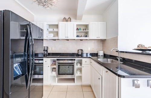 Belnem Apartment | Bellevue Residence #7 - Oceanfront condo