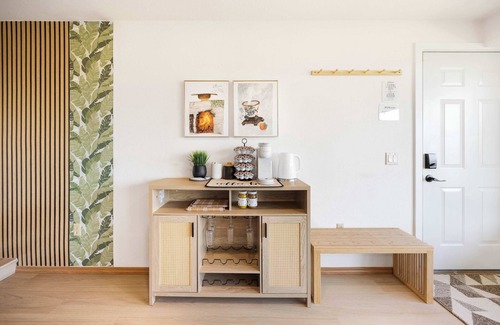 Bellevue House | Bellevue Somerset 2BR w/Sunroom & Sweeping Views