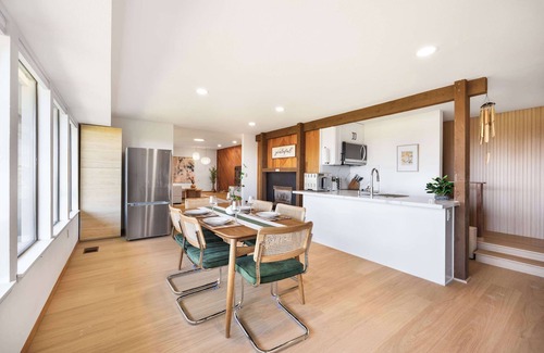 Bellevue House | Bellevue Somerset 2BR w/Sunroom & Sweeping Views