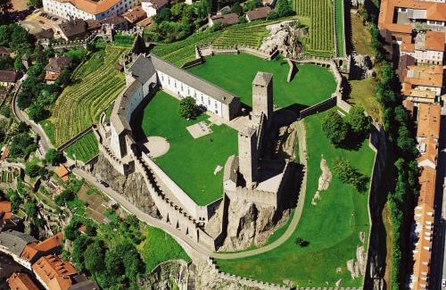 Bellinzona Apartment | Bellinzona Piazza Collegiata