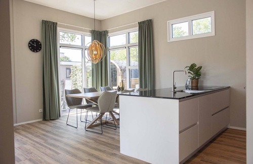 Cromvoirt Ski Chalet | ✓ Belvedere at Résidence de Leuvert ✓ Holiday home for six persons ✓ Situated close to 's Hertogenbosch (North Brabant) ✓ Near De IJzeren Man ✓ Book directly at the park