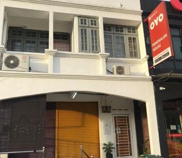 Sungai Baru Tengah House | BenBahrains Homestay - PB - ISLAMIC COMPLIANCE ONLY