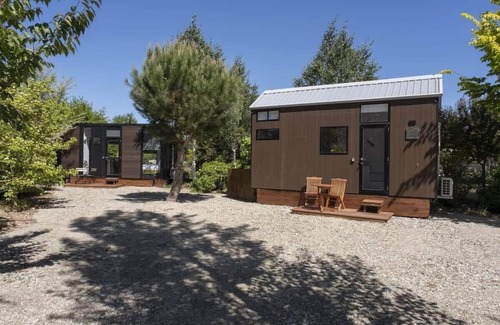 Ettrick House | Benger Garden 1 by Tiny Away