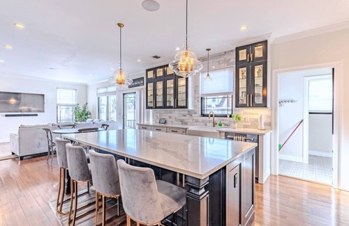 Maywood House | Bergen County | NYC Bus | Malls