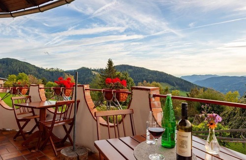 Eberstein House | Bernstein-familien-zimmer mit Großer Sonnenterras - Biolandhaus Arche