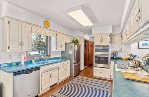 Jacksonport House | Best Beach in Door Co! Sleeps 8 - Fall Dates Still Available!