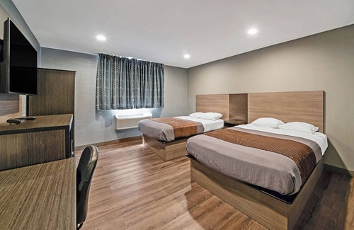 Foxboro House | Best for Unwinding! Free Bfast, 4 Relaxing Units, Minutes From Patriot Place!