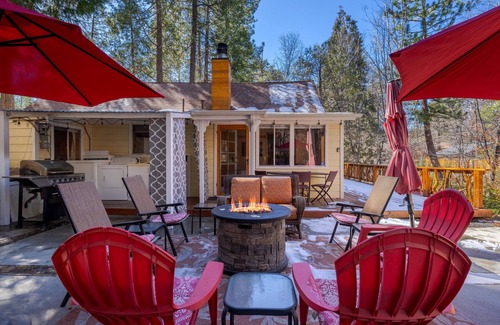 Idyllwild House | Best in town location private pro clean dogs ok kids play space fire pit loved!