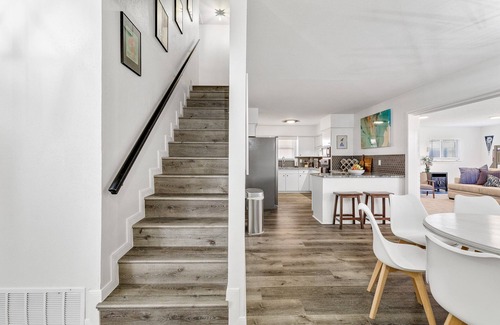 Arlington House | Best Little Bunkhouse in TX! Walk 2 AT&T Stadium!