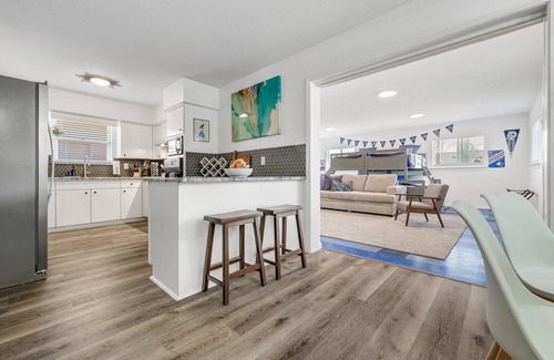 Arlington House | Best Little Bunkhouse in TX! Walk 2 AT&T Stadium!