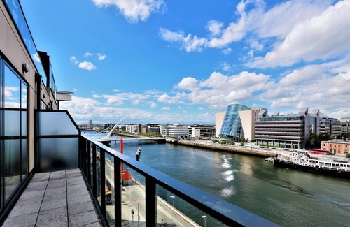 Grand Canal Dock Apartment | Best Location Luxury Penthouse style Apt.