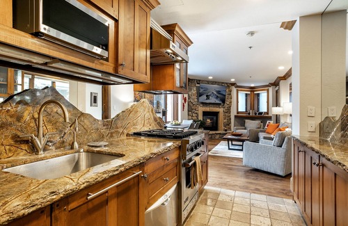 Highlands Townhomes Condo | Best Rates on Beaver Creek's best ski in ski out- McCoy Peak lodge