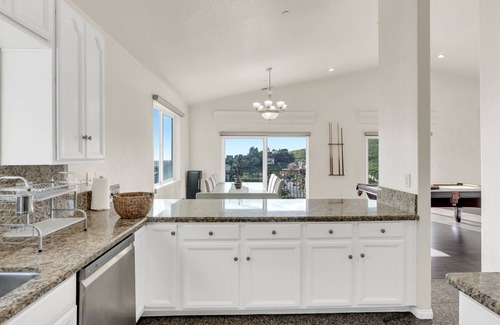 La Presa House | BEST VIEW IN SD! 2800 sq ft modern 5 bedroom, pool table, game room!