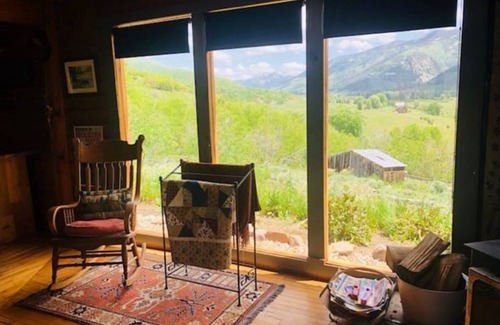 Kamas Cabin | Best Views in Weber Canyon! 4 bdrm Rustic Paradise
