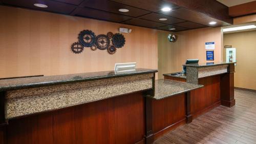 La Grande Hotel | Best Western Plus Rama Inn & Suites