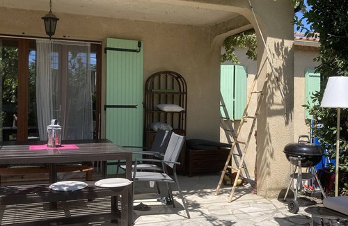 Entraigues-sur-la-Sorgue House | Between Avignon and Ventoux, garden villa, swimming pool