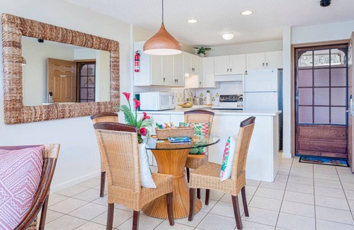 Nawiliwili Condo | BH 115 · Central and Bright 2 BR, 2 BA, Pool & Oceanview