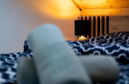 Ustrzyki Dolne House | Bieszczadzkie Tarasy - Domki z Jacuzzi na wyłaczność