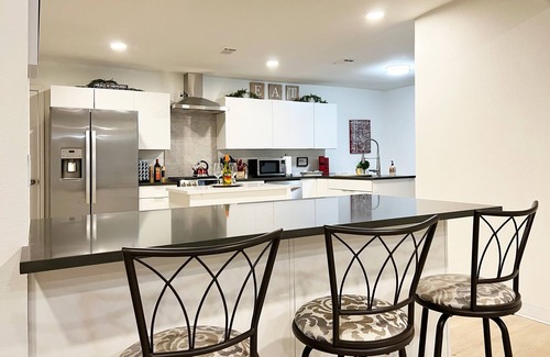 Park Central House | Big and Beautiful in Dallas