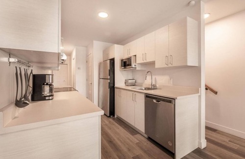 Longue-Pointe Apartment | Big apartment on 2 floors