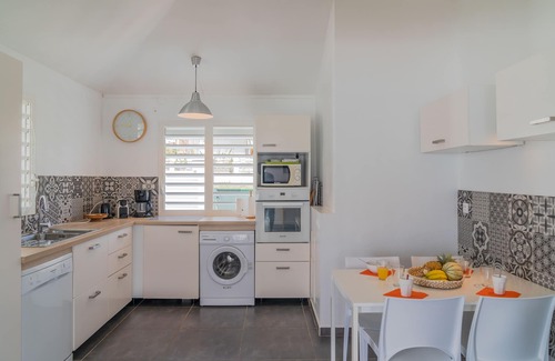 Saint-Francois Villa | Big blue, a villa with swimming pool facing the sea