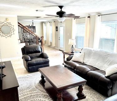 Barker House | ~ Big Family Home near 99/i10/kid friendly~