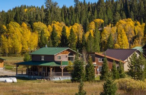 Lazy Acres House | Big House at Bunkhouse