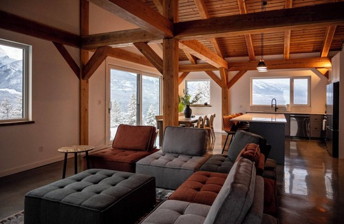 Golden Cabin | Big Little Cabin - Couples & Families Getaway with Panoramic Views