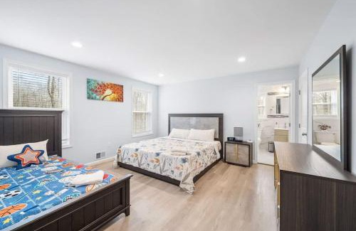 Lindale House | Big Villa 6Bd 7Ba Heated Pool Hot Tub Sauna Big Game Room