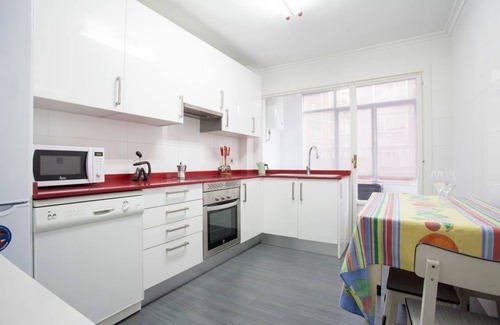 Ibarrekolanda Condo | Bilbao Large terrace, 3 Bedrooms.4 people, Free Garage, telework.Wifi+ c. TV