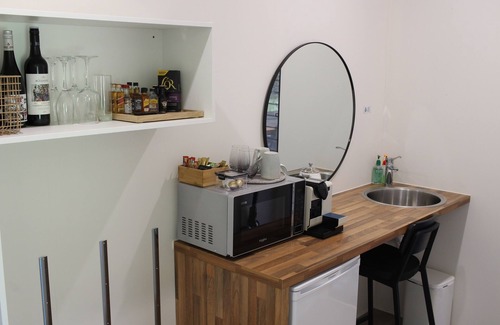 Hindmarsh Valley Cabin | Billabong Luxury Retreat at Softfoot Alpaca Farm in Victor Harbor