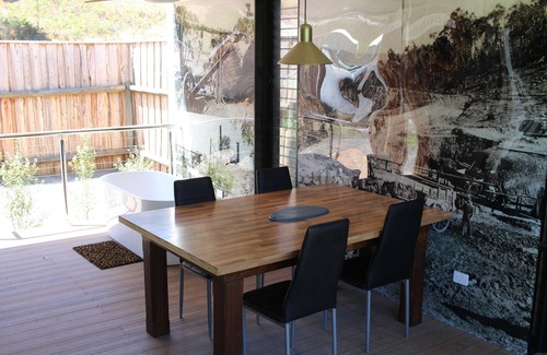 Hindmarsh Valley Cabin | Billabong Luxury Retreat at Softfoot Alpaca Farm in Victor Harbor
