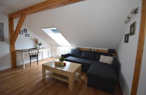 Unterallgau Apartment | Bimax Neu renovierte, gemütl. 4 Zimmer Dachwohnung