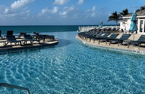 Alice Town Condo | Bimini World Resorts TIPSY TURTLE With Boatslip and Polaris UTV